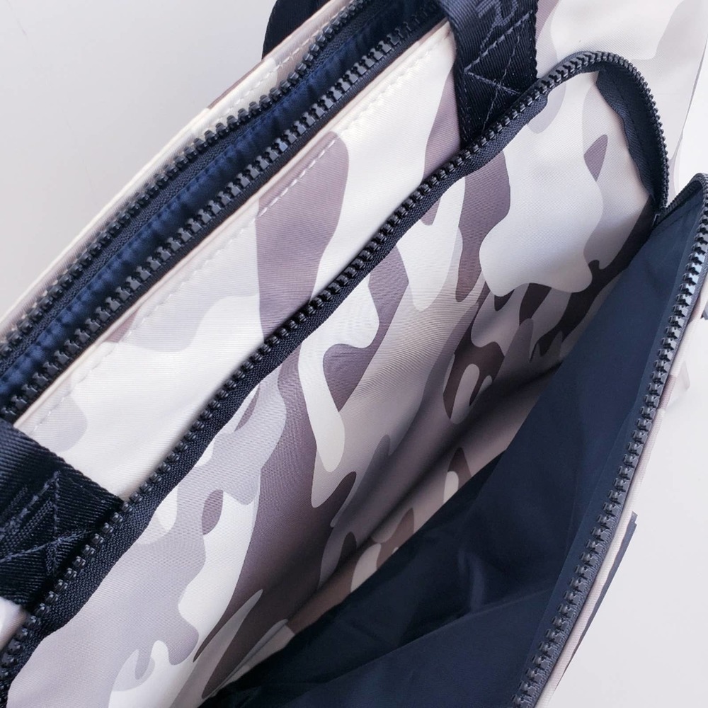 Tommy Hilfiger Camo Tan/Brown/Khaki Tote Bag - Picture 5 of 7